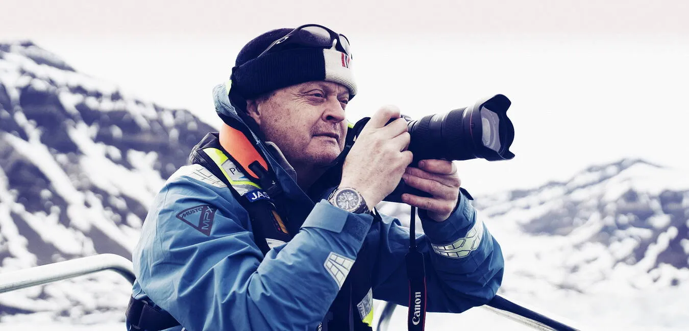 “THE FIRST TIME I EXPERIENCED THE RAW BEAUTY OF SVALBARD, IT STOPPED ME IN MY TRACKS.”